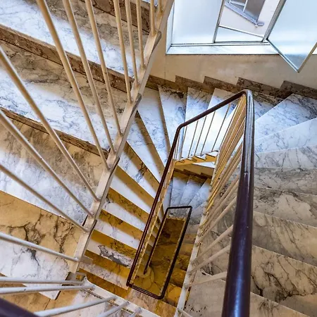 Your Trastevere Balcony Apartment *