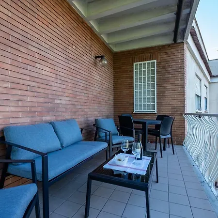 Your Trastevere Balcony Apartment