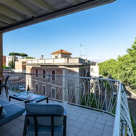 Apartment Your Trastevere Balcony